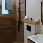 Ale Deluxe Apartman *
